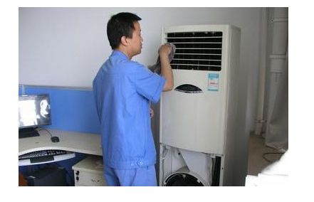 深圳奥克斯柜式空调室内机清洗